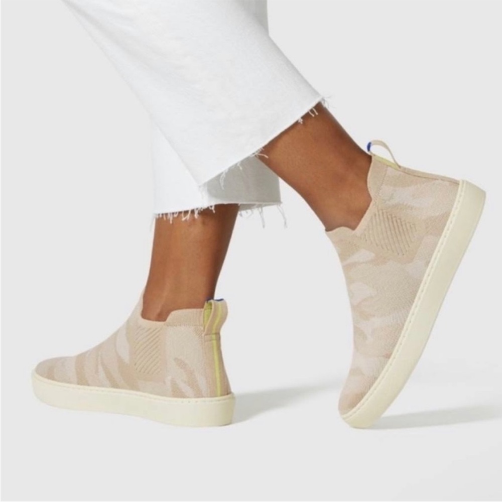 Rothy’s Chelsea Boots in Sand Camo